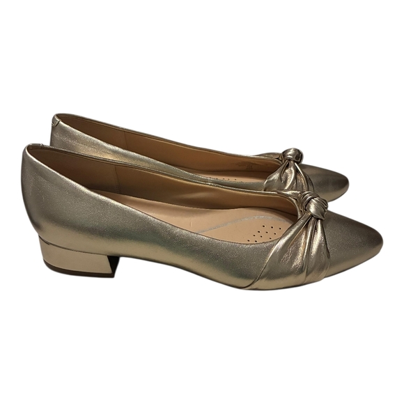 Easy Spirit Metallic Gold Loafers with Twist Accent - Picture 4 of 8